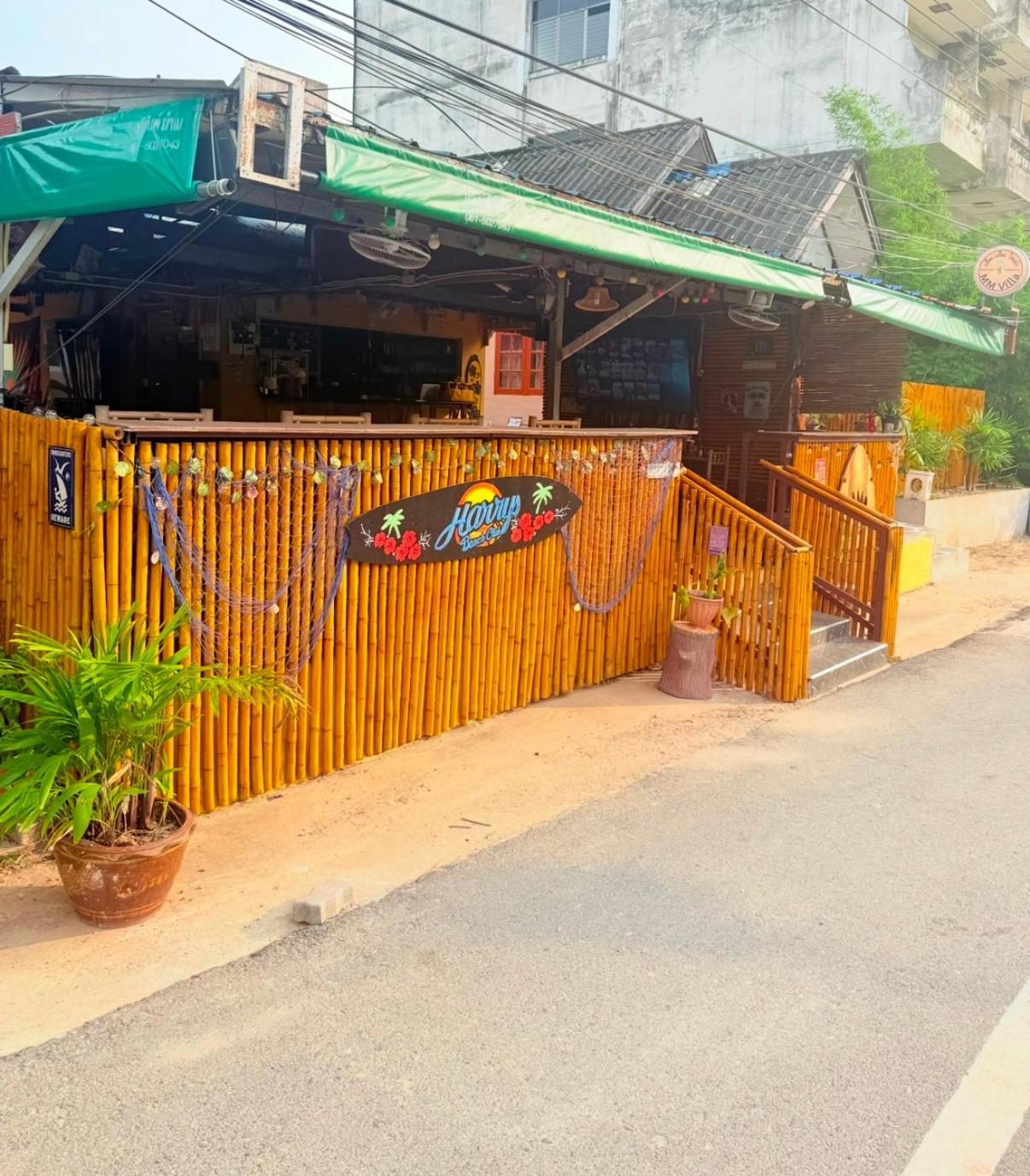 Harry'S Beach Club Ban Phe Bagian luar foto