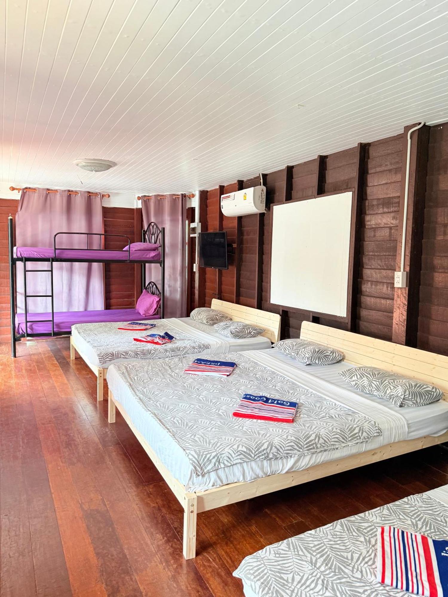 Harry'S Beach Club Ban Phe Bagian luar foto